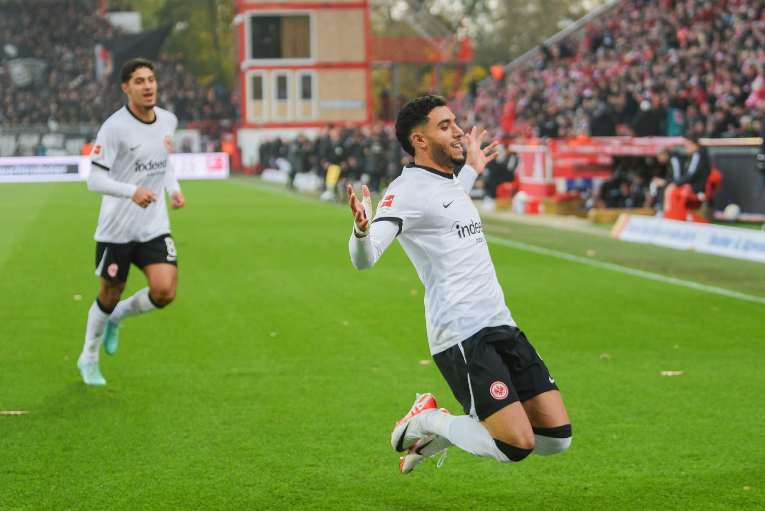 华体会体育app -关于转会期突围战来临，上海海港围绕欧联扳平良机，媒体盛赞，阵容厚度经受考验的信息