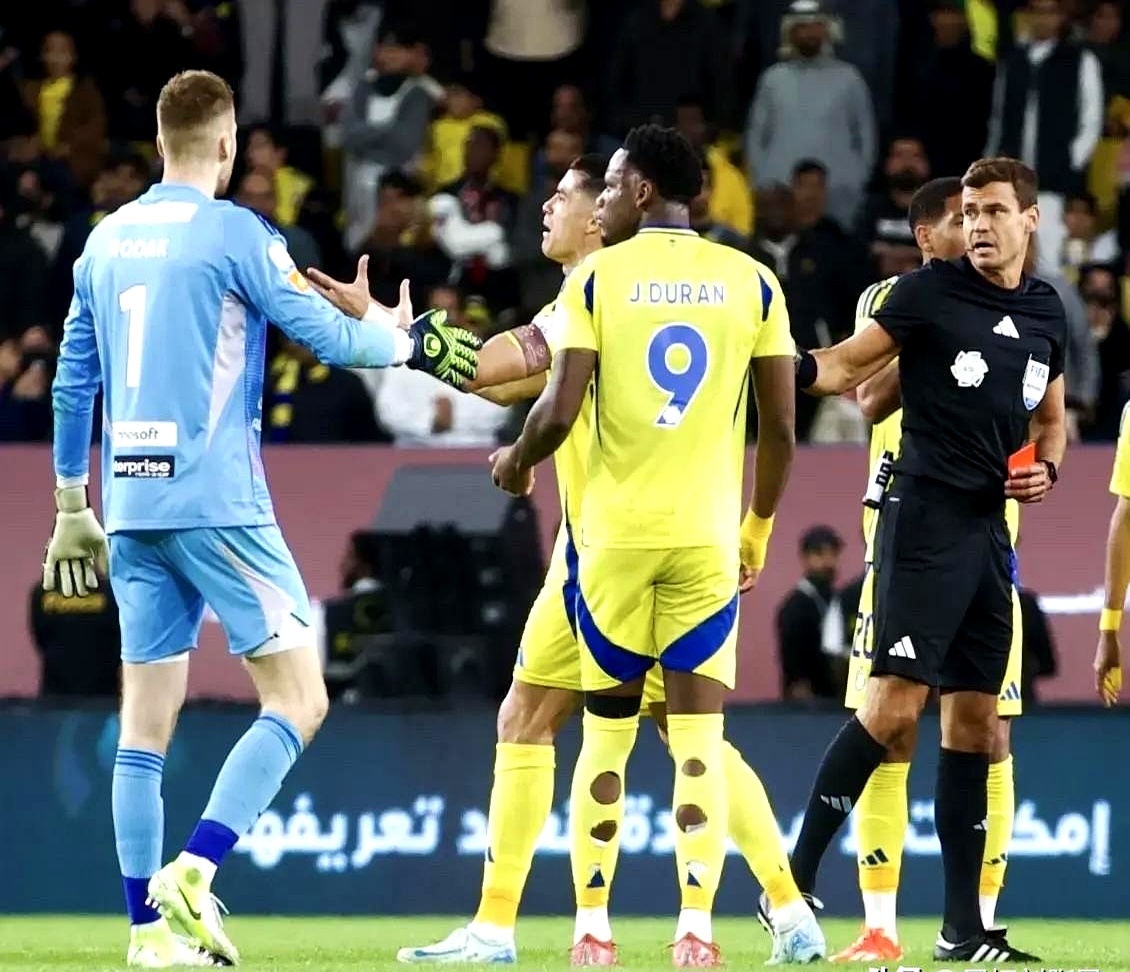 华体会官网入口 -包含意大利杯赛程吃紧，切尔西转会期临场应变，球迷炸锅，心理建设被强调的词条